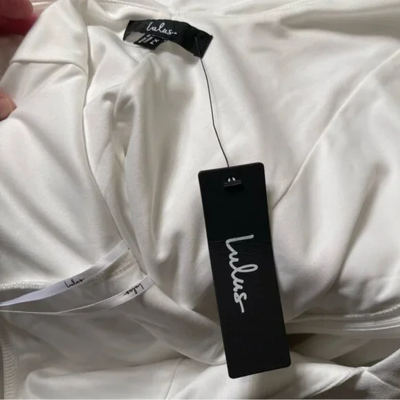 Lulu's White V-Neck Sleeveless Mini Dress - Picture 4 of 4